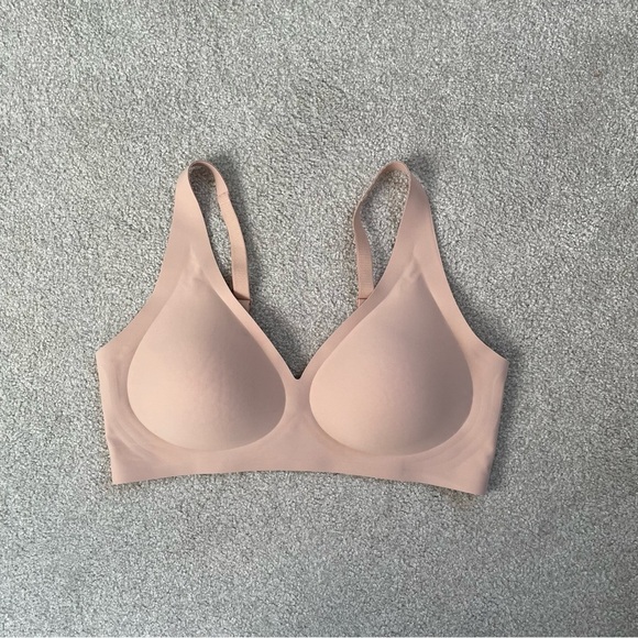 Seamless Nude Bra Size Large - Picture 1 of 7